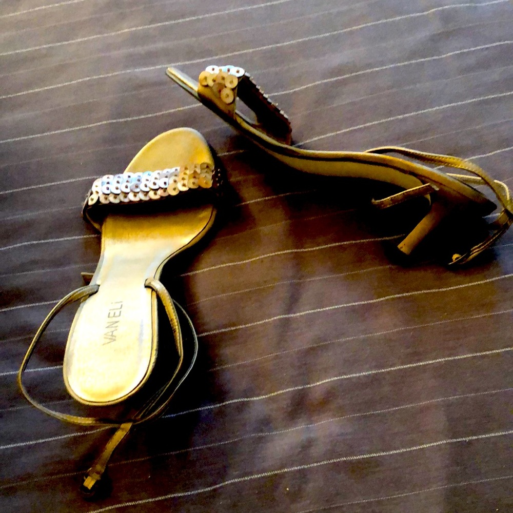 Van Eli, size 8-1/2 gold 1-1/2” heels with beading.